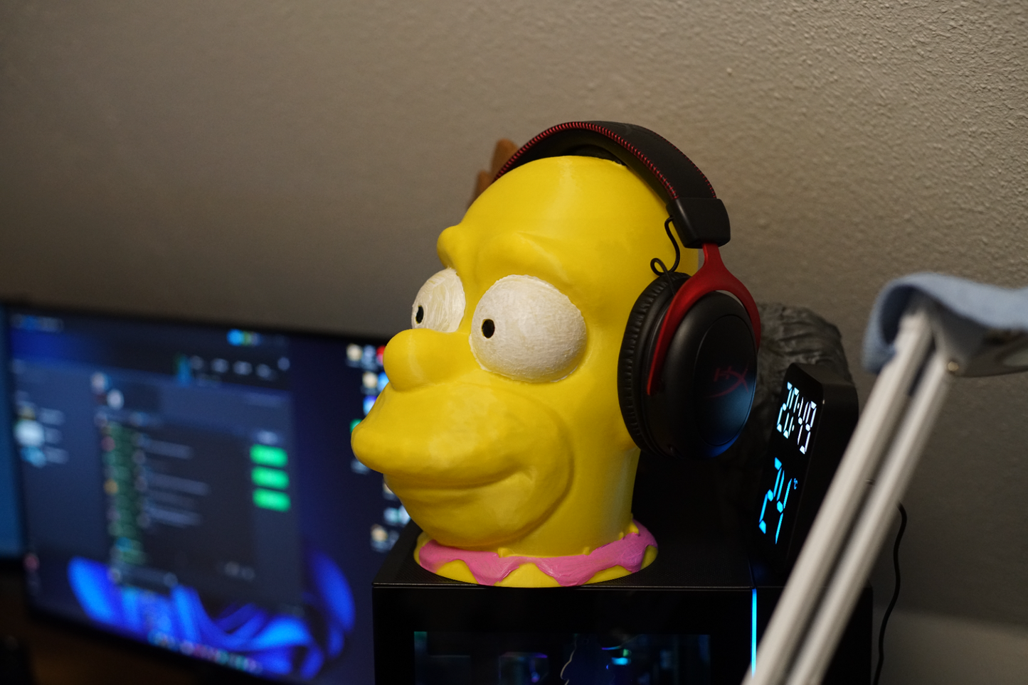 Simpsons headset stand