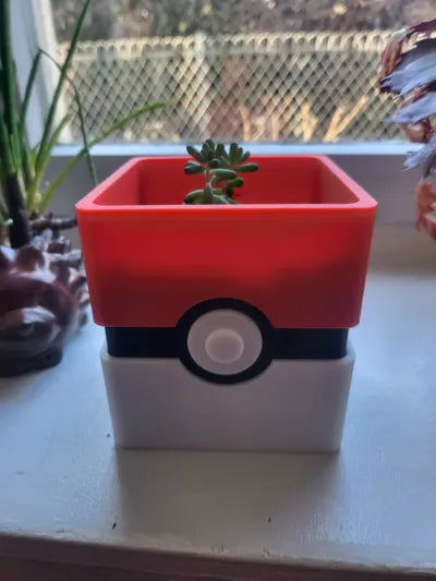 Pokeball Plant pot Self watering