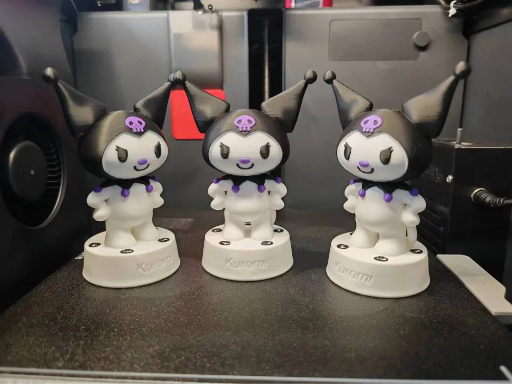 Kuromi with stand